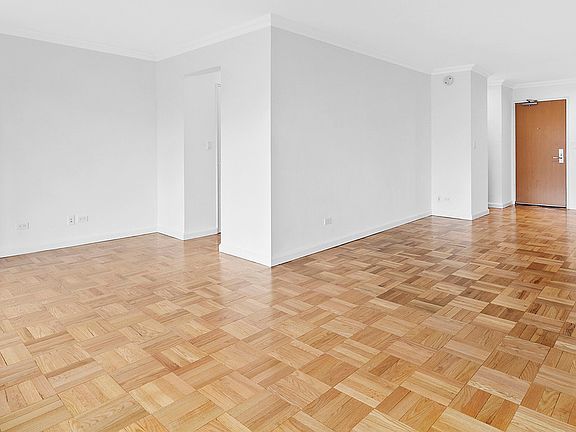 3rd image of 200 Central Park S #5CC