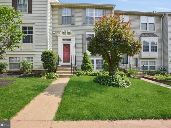 14617 Woodspring Ct, Centreville, VA 20120