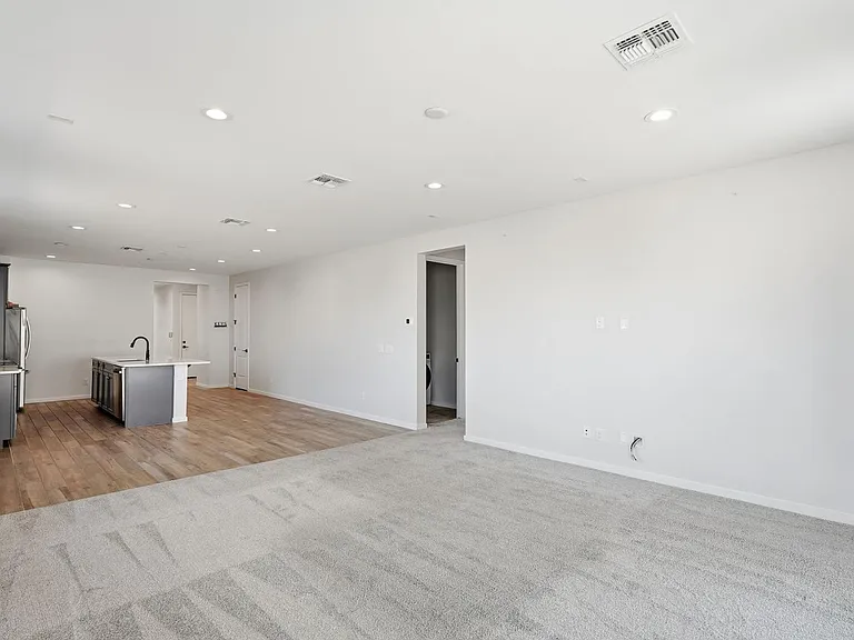 641 S Davidson Ln — Photo 12
