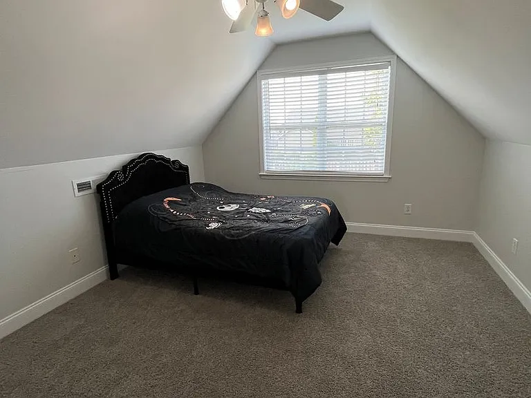 642 Hillside Dr — Photo 33