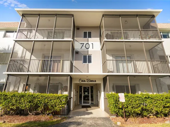 701 NE 1st Ct APT 209, Hallandale, FL 33009