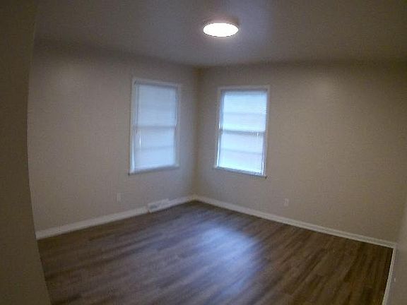 5th image of 1604 Grand Ave