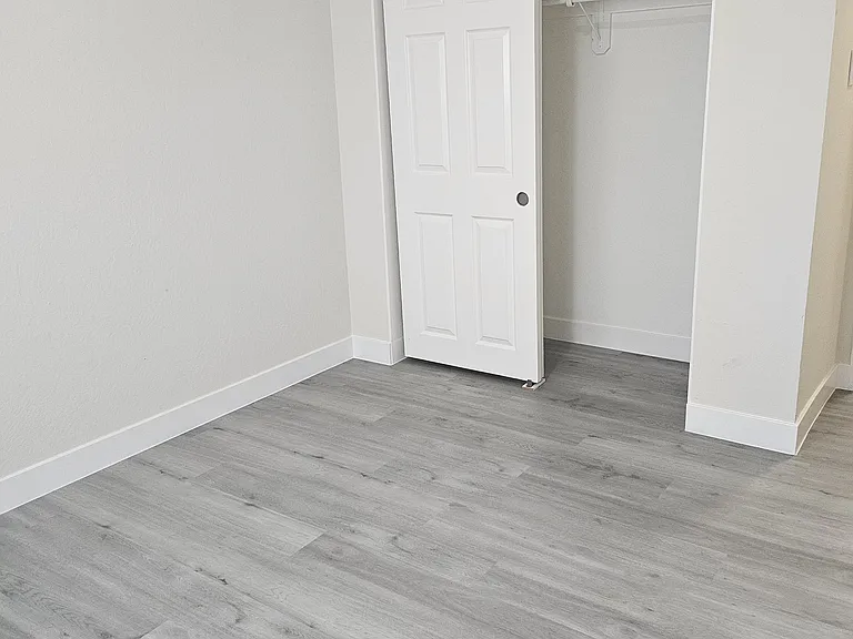 1860 Ednamary Way — Photo 14