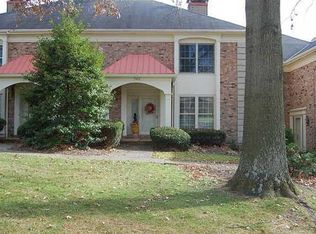 5602 Coach Gate Wynde #102, Louisville, KY 40207