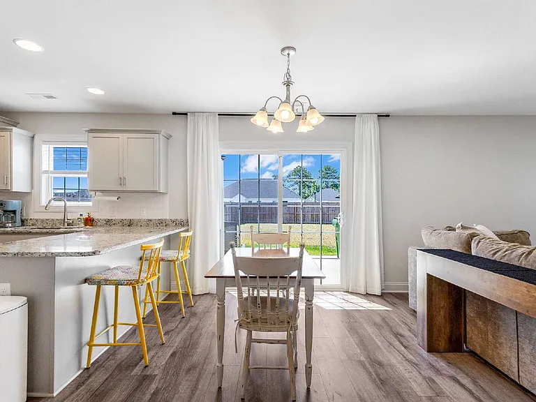 217 Lookout Ln — Photo 15