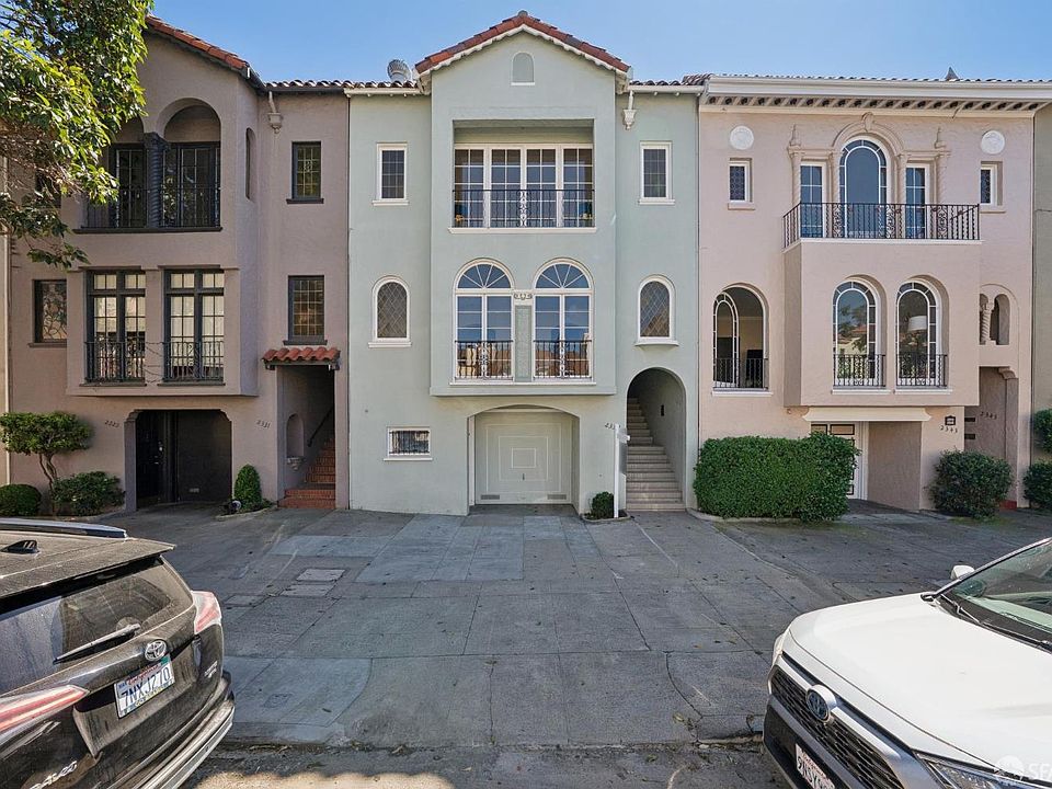 1st image of 2335 Bay St #2339
