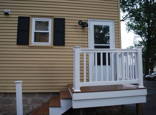 38 1/2 Chestnut St, Windsor Locks, CT 06096