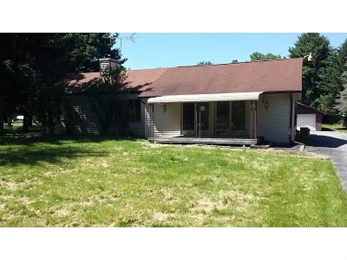 6412 Genaw Rd photo 1