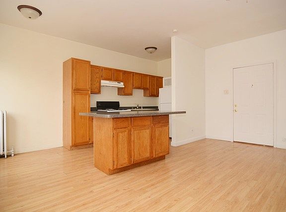 2nd image of 5901 S Kedzie Ave APT 9