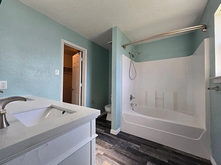 3802 Captain Dr — Photo 16