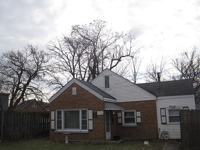 2nd image of 134 E 12th St