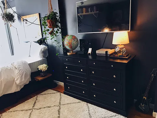 Rented by Anchor Associates | media 17