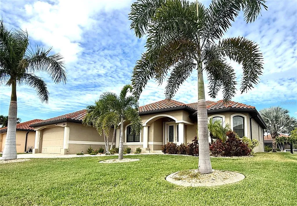 3 bed, 2.0 bath, 2004 sqft, $5,000 — Photo 1