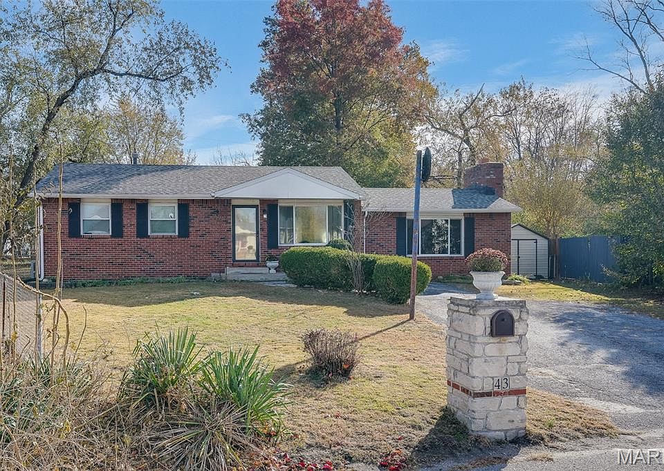 1st image of 43 Iris Ave