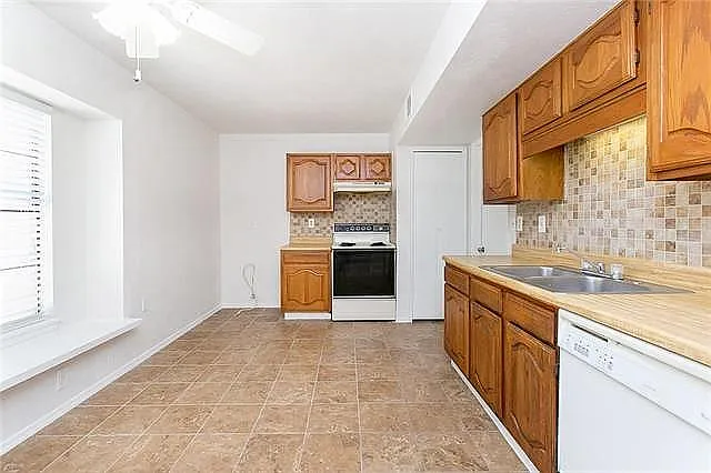 28 Brewster Ct — Photo 38