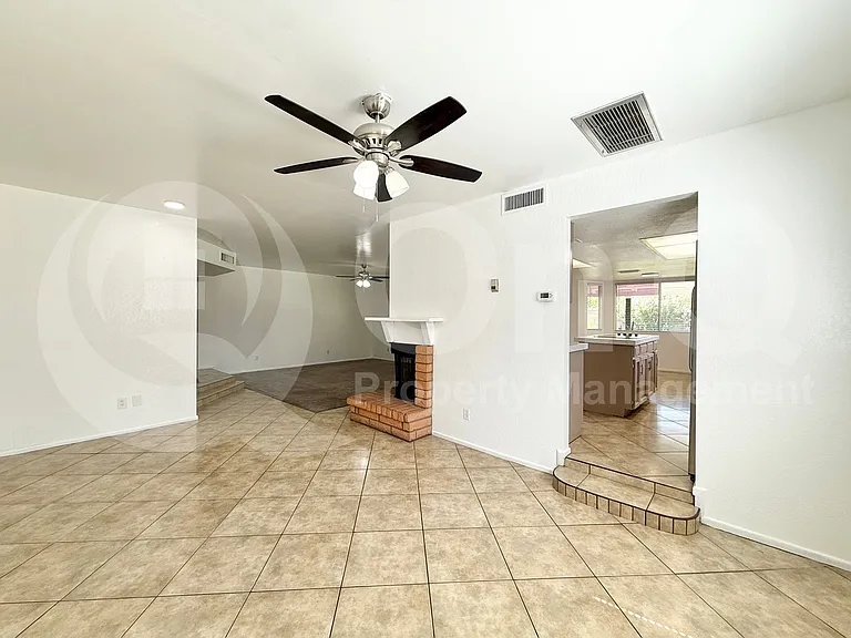 2439 E Elmwood St — Photo 7