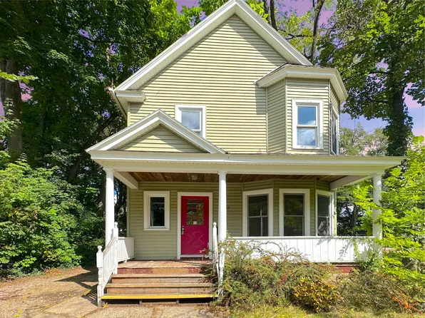 1332 Summit Ave, Kalamazoo, MI 49006