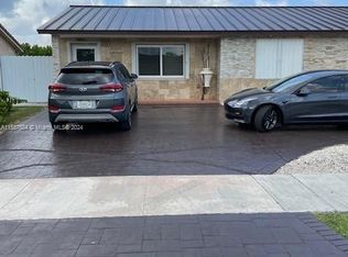 10975 SW 142nd Ln, Miami, FL 33176