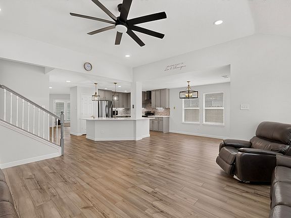 5th image of 1011 Castroville Dr