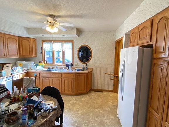 3rd image of 355 W 7th St