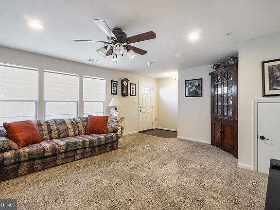 4th image of 109 Wheatfield Dr