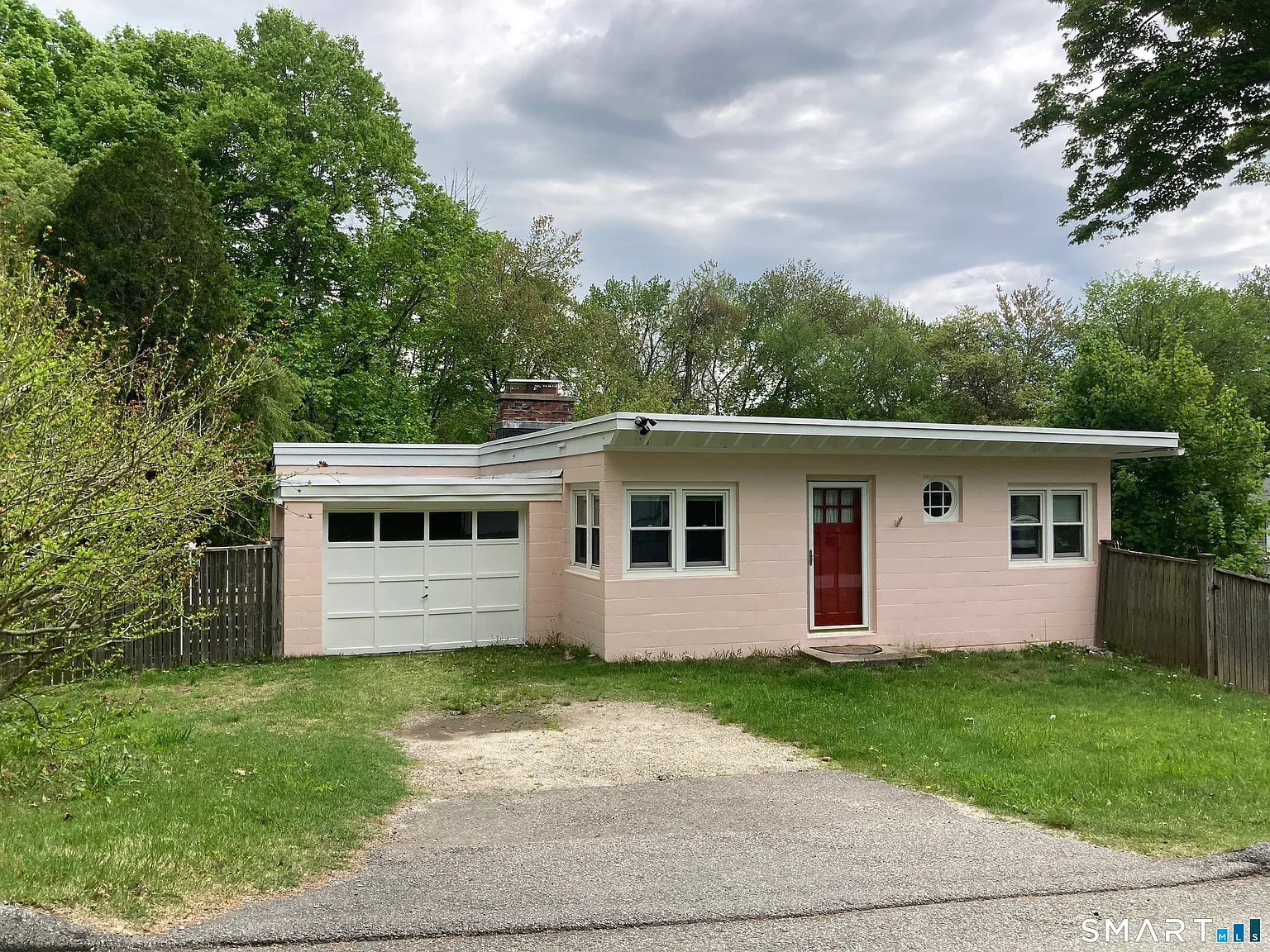 2 bed, 1.0 bath, 1056 sqft, $2,600 — Photo 1