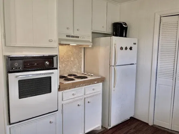 2619 Swan Ct, Surfside Beach, TX 77541