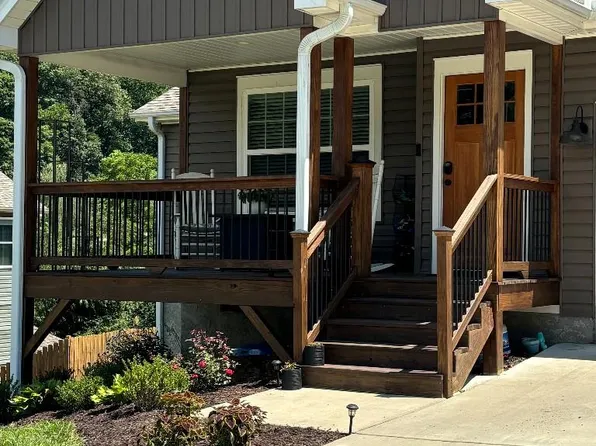 105 Ivey Farms Rd, Candler, NC 28715