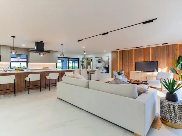 2415 NE 35th Dr, Fort Lauderdale, FL 33308