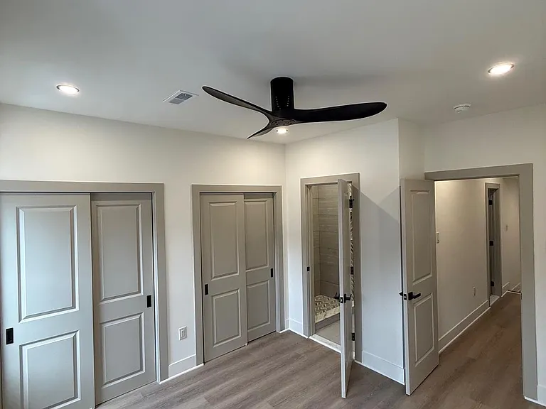 1329 N Dover St — Photo 17