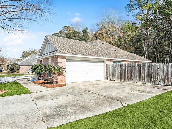5th image of 409 Westwood Dr