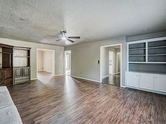 5th image of 3104 Crown Feathers Dr