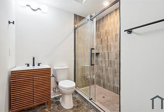 3rd image of 4025 Lancaster Ave #3