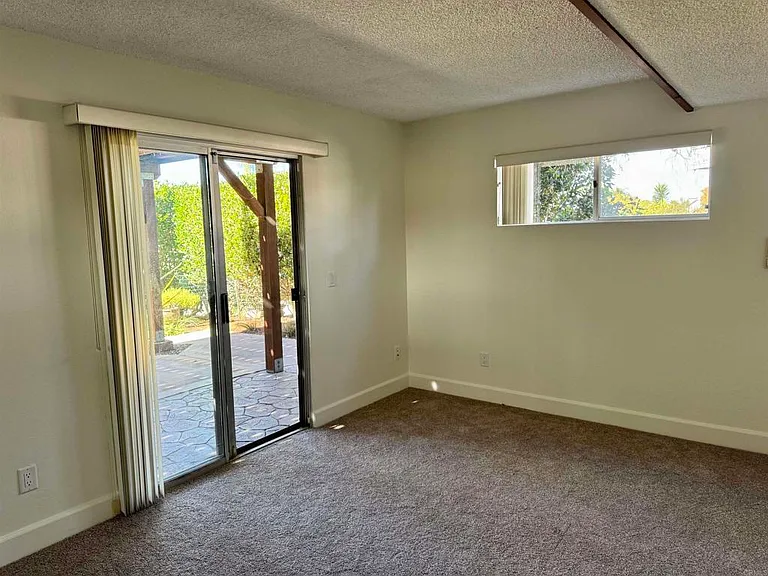 2511 El Amigo Rd — Photo 10
