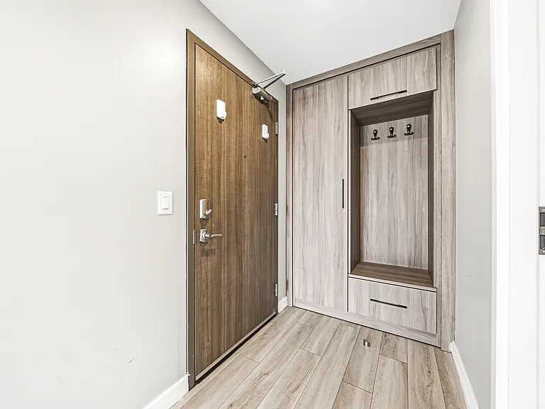 20 George St #2401 — Photo 36