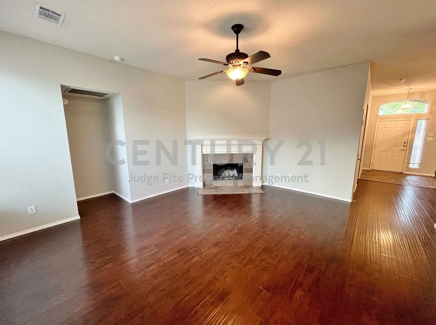 Nice 3/2/2 in Allen For Rent! — Photo 4