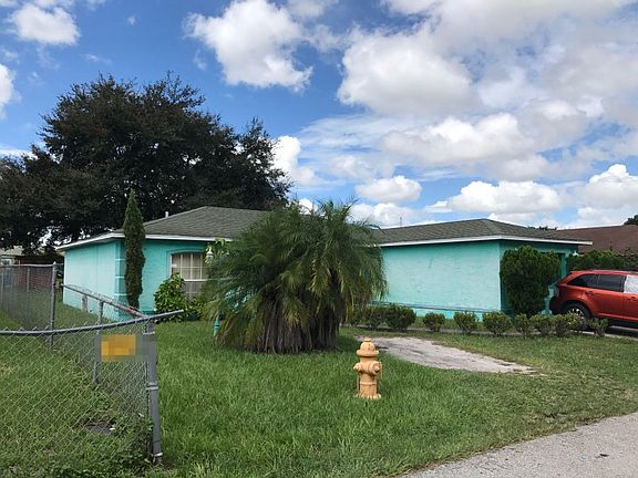 3rd image of 1702 Blossom Cir E