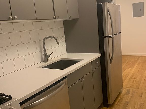 4th image of 200 Haven Ave #Kg5