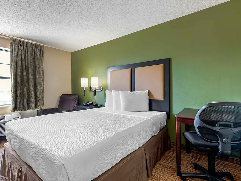Studio Suite - 1 Queen Bed