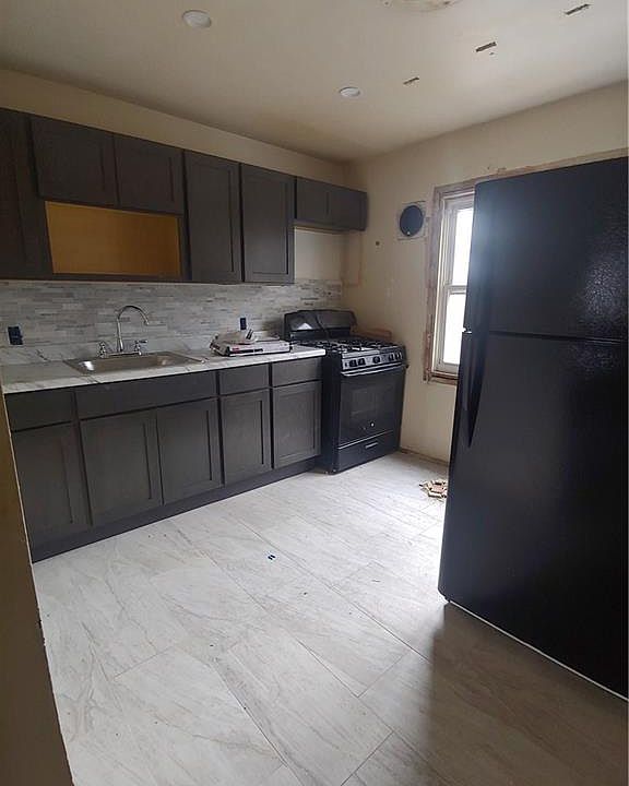 1st image of 43 Hawthorne Ave #1L