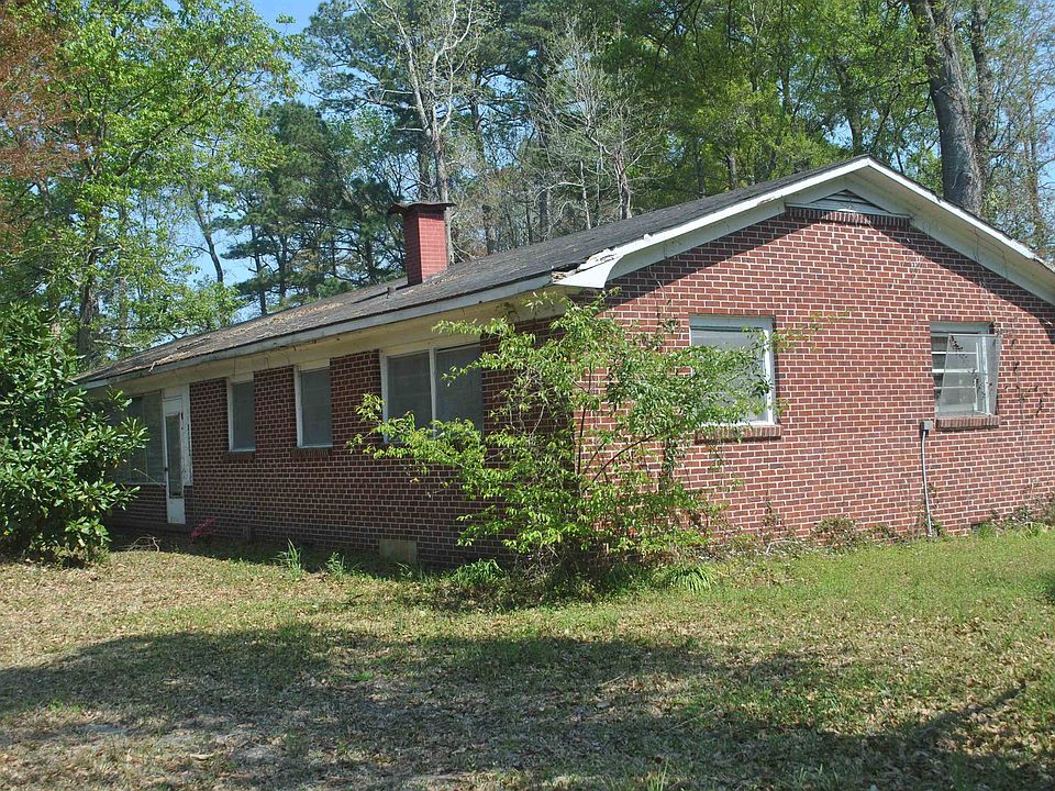2nd image of 1834 Sumter St.