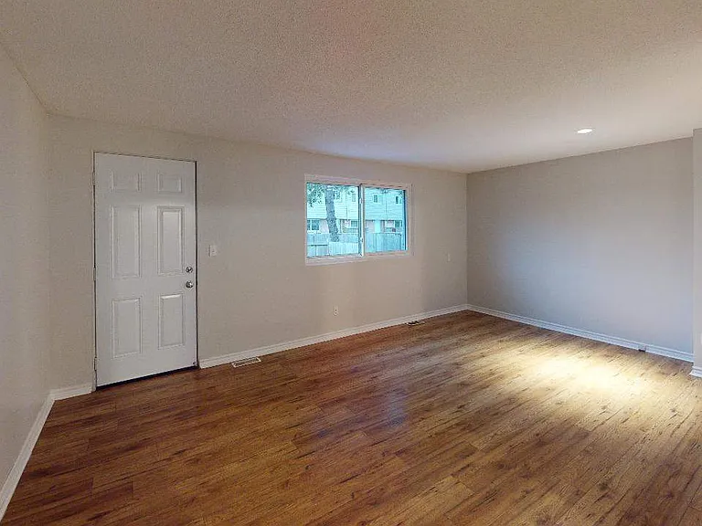 2728 Scarsdale Rd — Photo 12