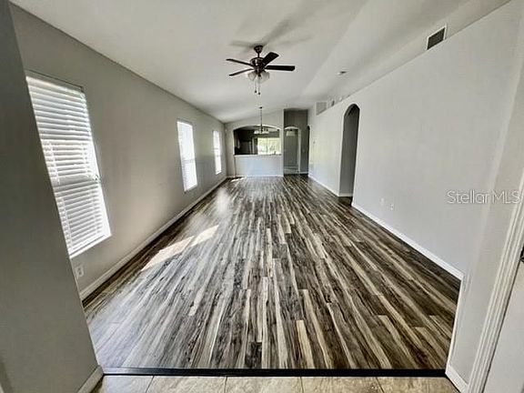 5th image of 12525 Chenwood Ave