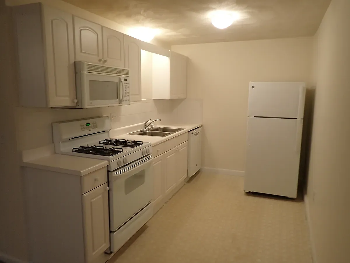 1 bed, 850 sqft, $2,000 — Photo 3