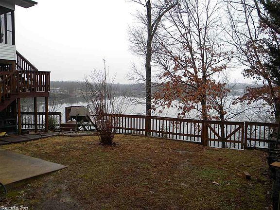 4th image of 302 Isabella Ln