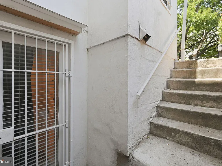 708 I St SE #B — Photo 21