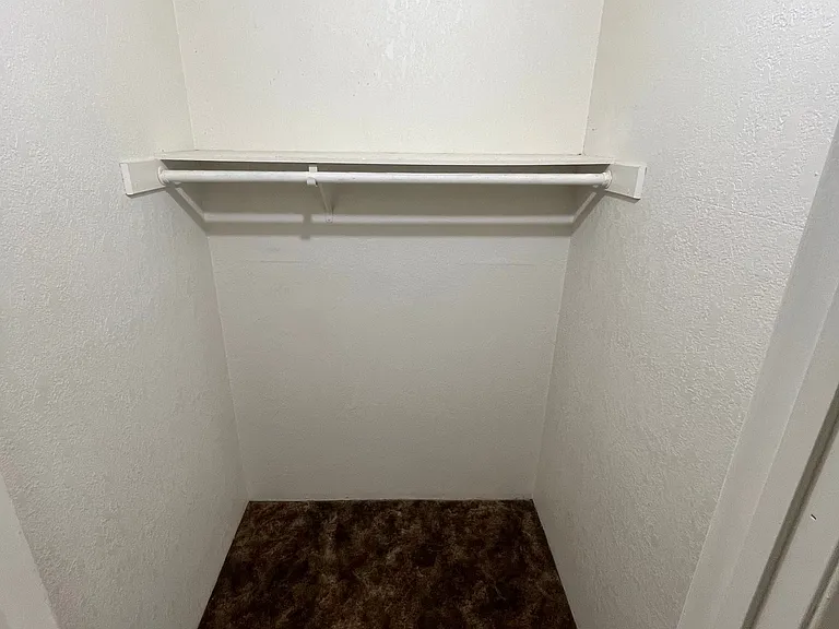 124 S G St #6 — Photo 9