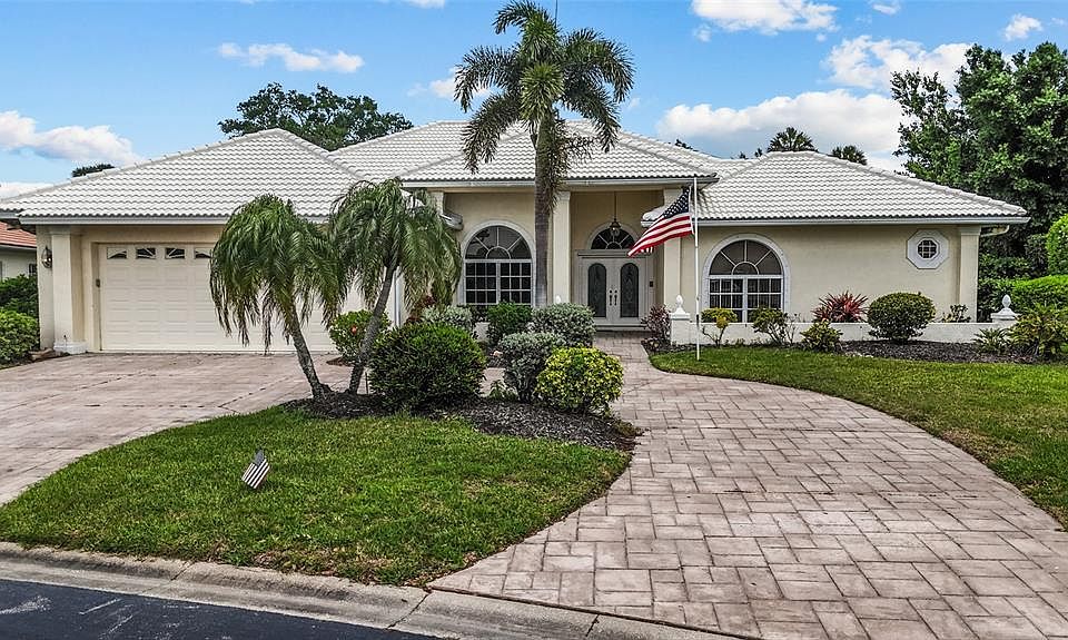 1st image of 832 CARNOUSTIE DRIVE