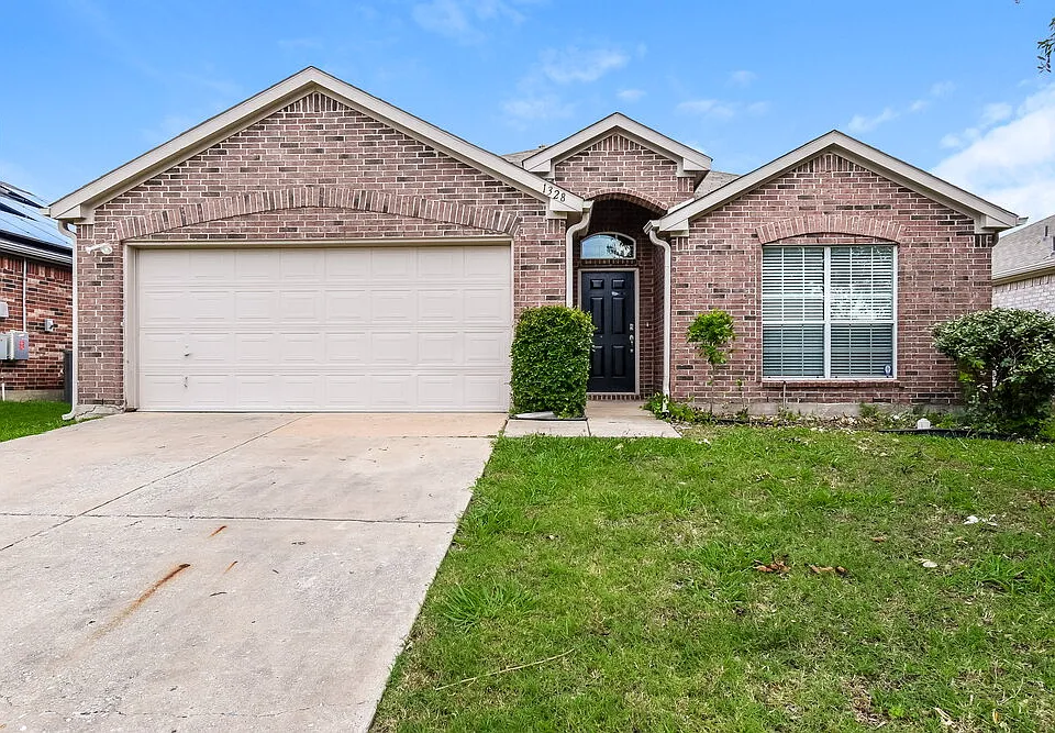 1328 Riviera Dr