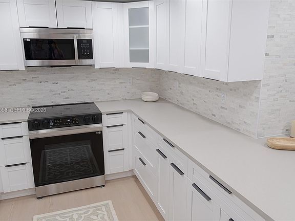 5th image of 3051 N Course Dr APT 107